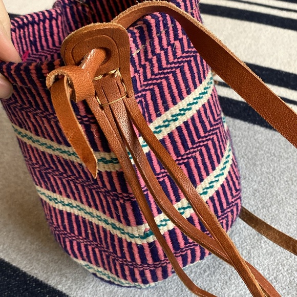 Woven bohemian leather strap bag - Picture 2 of 8